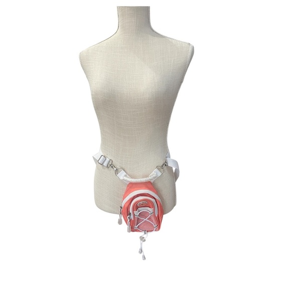 Universal Studios Coral White Zip Mini Day Backpack Crossbody Waist Belt - Picture 2 of 15